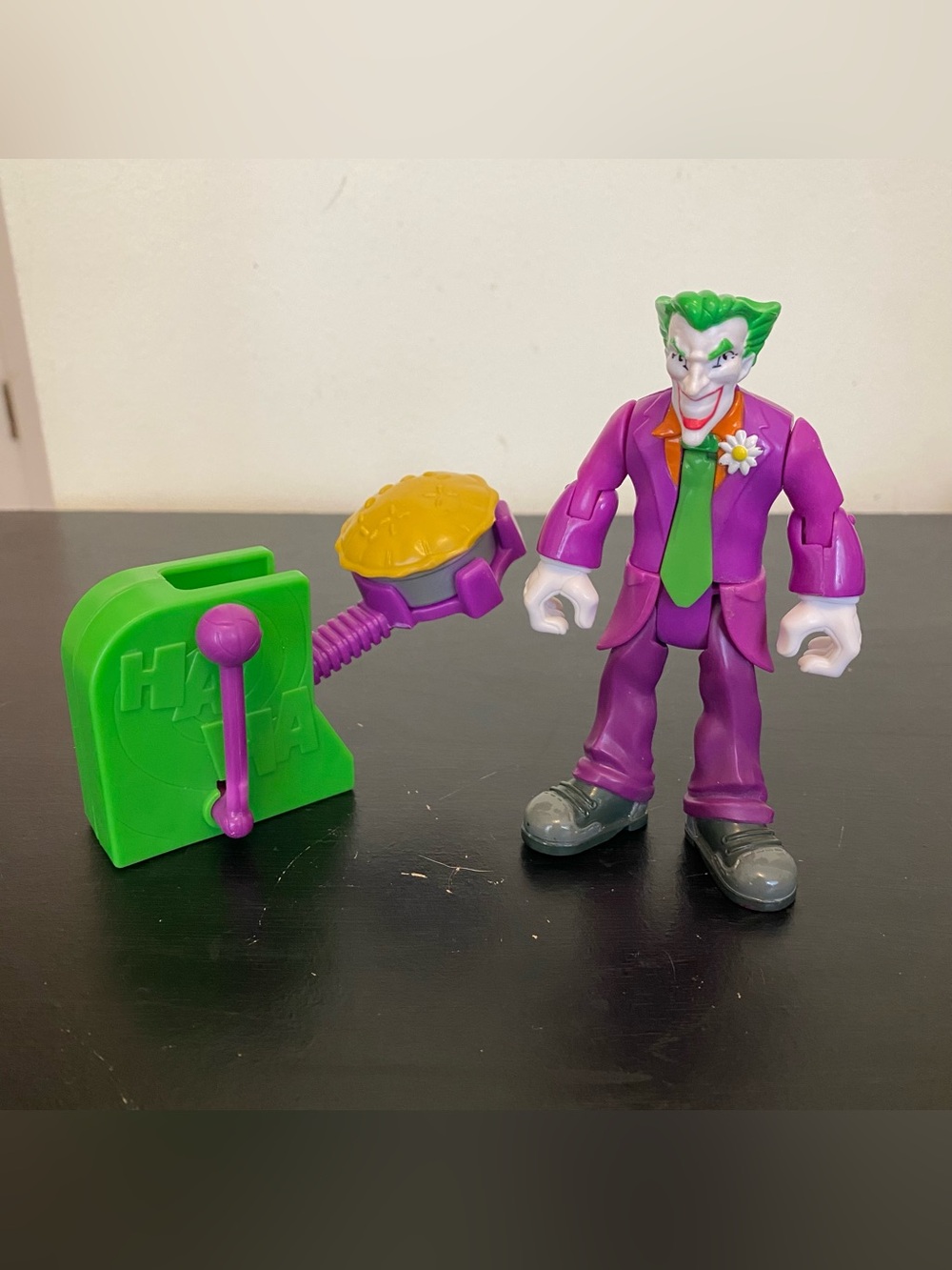 2009 Fisher Price DC Super Friends Hero World Joker Pie Thrower Action Figure